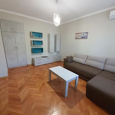 Danny Apartman *