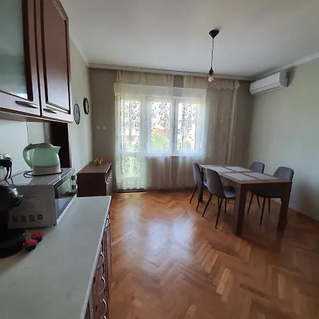 Danny Apartman *