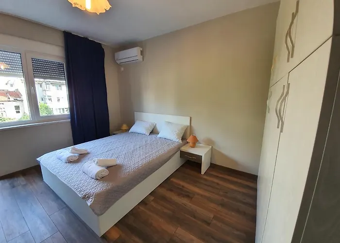 Danny * 布尔加斯